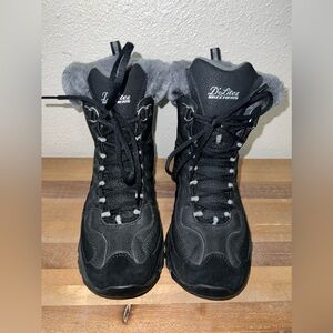Skechers D’Lites Boots (Black) - size 8.5